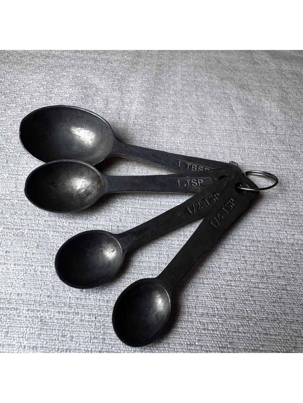 Vintage Aluminum Measuring Spoon Set Of 4 On Ring 1 Tbsp 1 Tsp 1/2 1/4 Tsp
